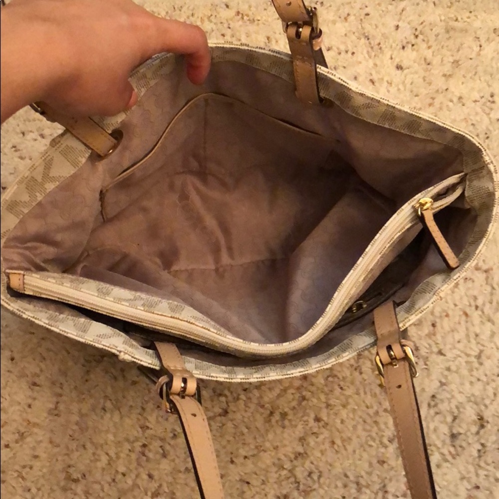Michael kors handbag - Picture 4 of 4